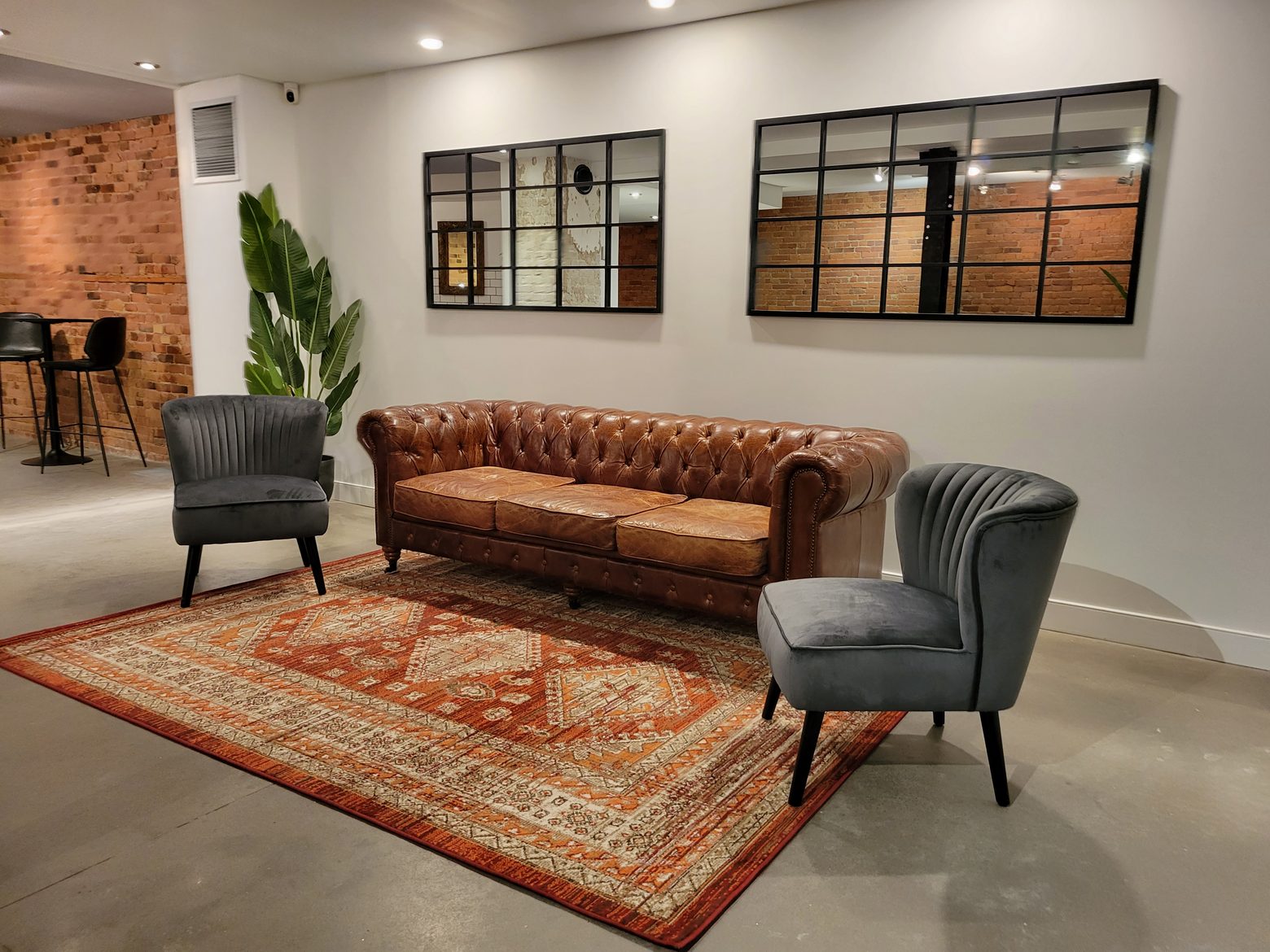 The lounge at Caucus Plateau. Opens a 3D tour.